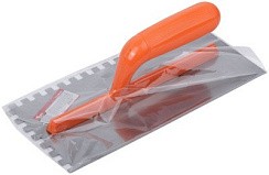 Фото Гладилка стальная с пластиковой ручкой, 280х130 мм зубчатая, зуб  8х8 мм КУРС