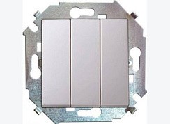 Фото Выключатель трехклавишный 10А 250В винтовой зажим белый Simon 1591391-030