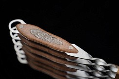 Фото Шампур SV-2 цельнометаллический, 50/12,темный с накладками из ясеня